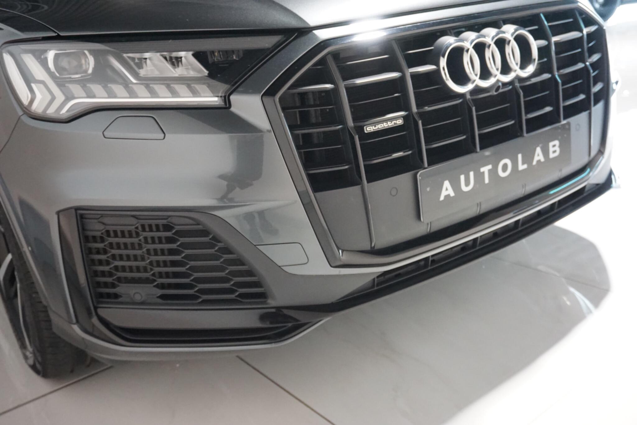 Audi Q7 3.0 TFSIe V6 55 Black Edition SUV 5dr Petrol Plug-in Hybrid Tiptronic quattro Euro 6 (s/s) 17.9kWh (381 ps)